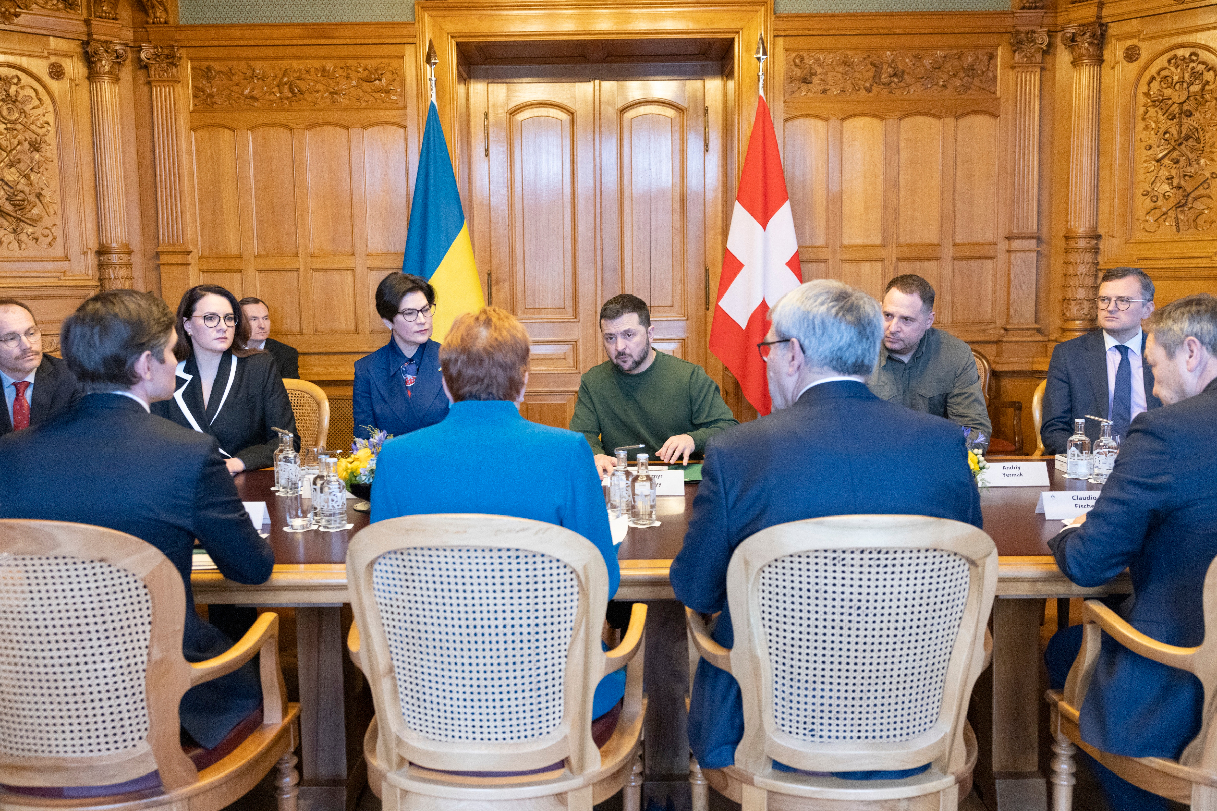Davantage de moyens pour l'Ukraine : Le Centre doit maintenant joindre le geste à la parole